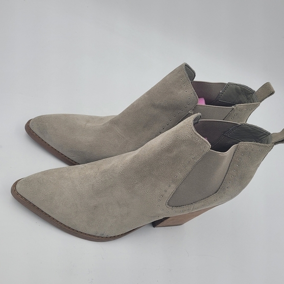 Marc fisher Taupe / Gray nwots Suede bootie size 9 - Picture 9 of 15